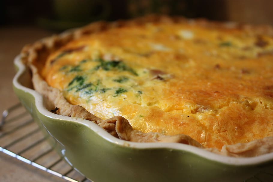 sausage crusted quiche with hashbrowns